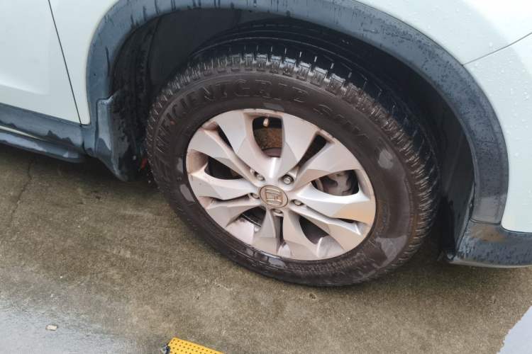 Used Honda CR-V 2013 2.4L four-wheel drive luxury version Right Front Wheel Hub