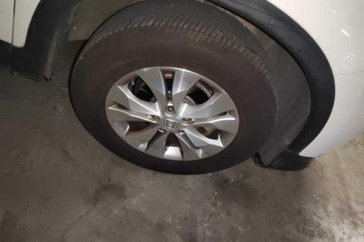 Used Honda CR-V 2013 2.4L two-wheel drive luxury version Right Front Wheel Hub