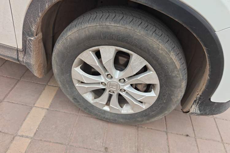 Used Honda CR-V 2013 2.4L two-wheel drive luxury version Right Front Wheel Hub