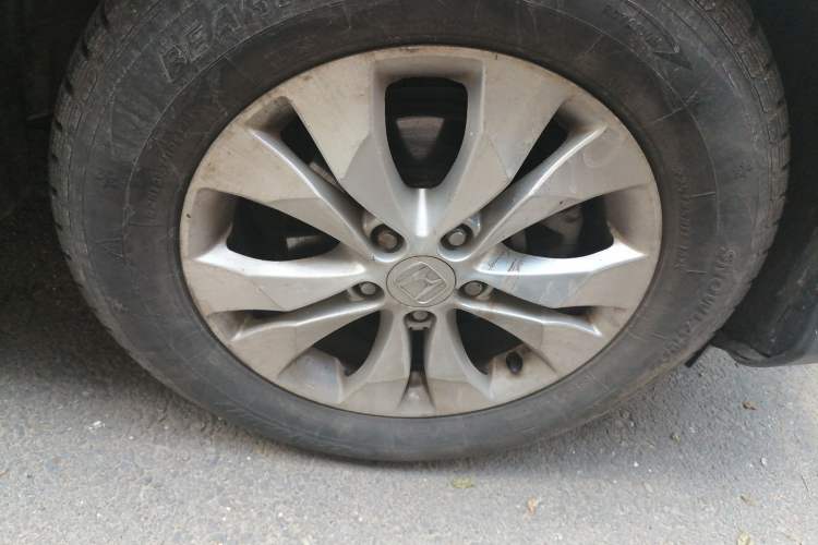 Used Honda CR-V 2013 2.4L two-wheel drive luxury version Right Front Wheel Hub