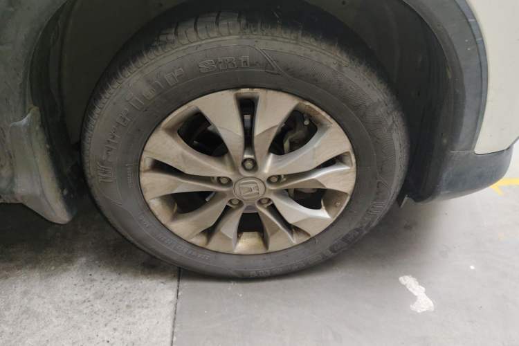 Used Honda CR-V 2013 2.4L two-wheel drive luxury version Right Front Wheel Hub