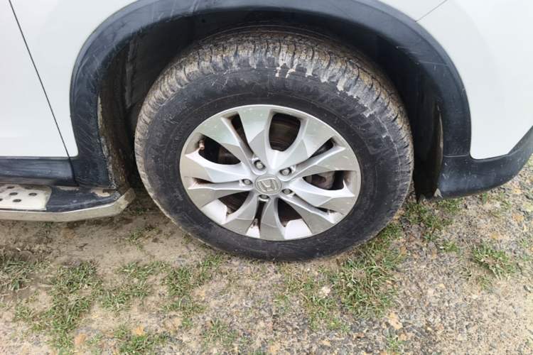 Used Honda CR-V 2013 2.4L two-wheel drive luxury version Right Front Wheel Hub