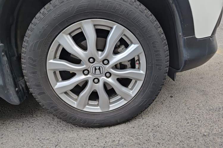 Used Honda CR-V 2013 2.0L Four-wheel Drive Classic Edition Right Front Wheel Hub