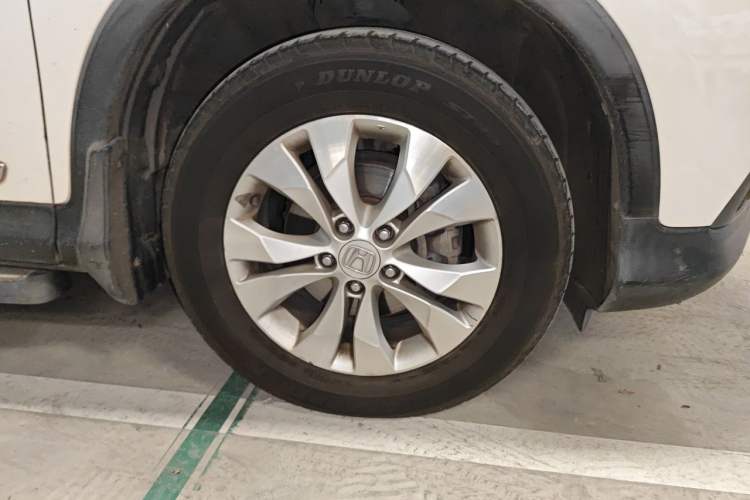 Used Honda CR-V 2013 2.4L four-wheel drive luxury version Right Front Wheel Hub