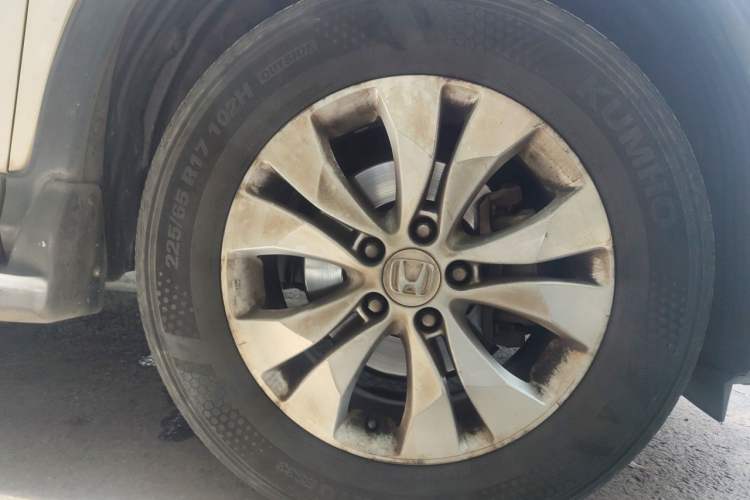 Used Honda CR-V 2013 2.4L two-wheel drive luxury version Right Front Wheel Hub