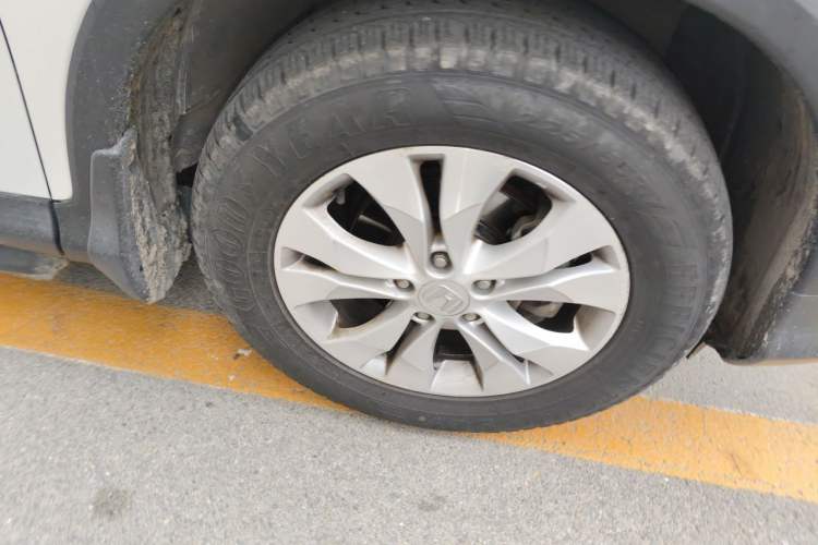 Used Honda CR-V 2013 2.4L four-wheel drive luxury version Right Front Wheel Hub