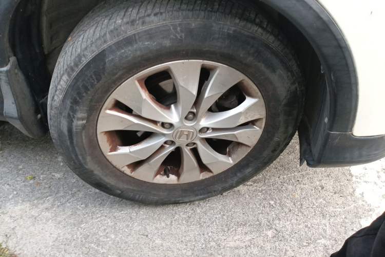 Used Honda CR-V 2013 2.4L two-wheel drive luxury version Right Front Wheel Hub