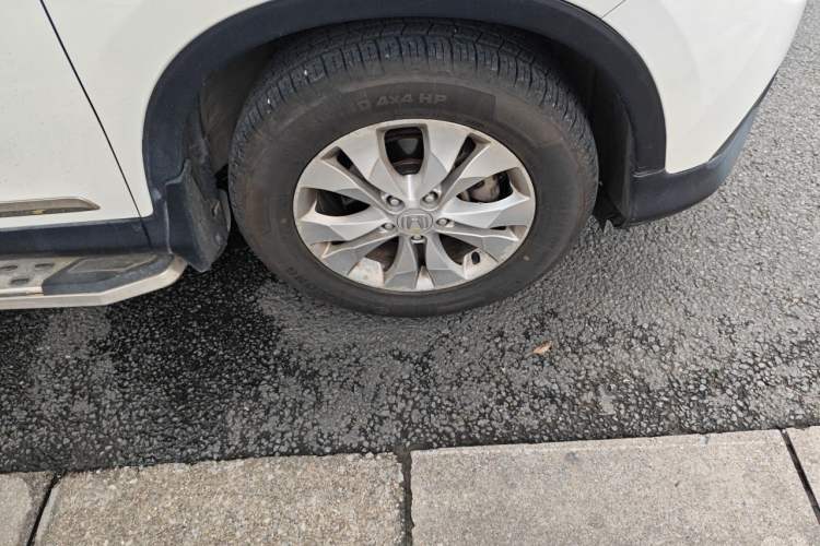 Used Honda CR-V 2013 2.4L two-wheel drive luxury version Right Front Wheel Hub
