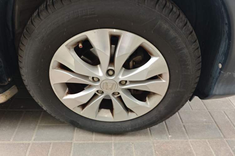 Used Honda CR-V 2013 2.4L two-wheel drive luxury version Right Front Wheel Hub