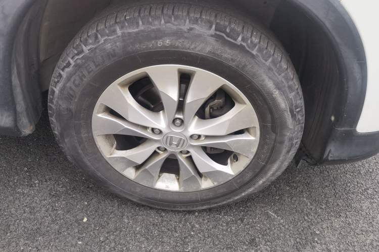Used Honda CR-V 2013 2.4L four-wheel drive luxury version Right Front Wheel Hub