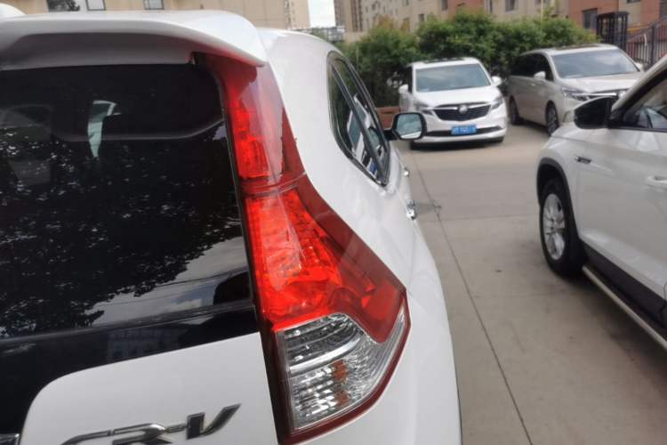 Used Honda CR-V 2013 2.4L two-wheel drive luxury version Right Rear Taillight