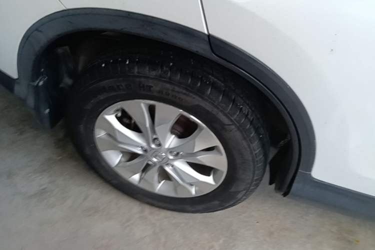 Used Honda CR-V 2013 2.4L two-wheel drive luxury version Right Rear Wheel Hub