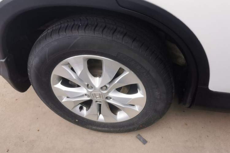 Used Honda CR-V 2013 2.4L two-wheel drive luxury version Right Rear Wheel Hub