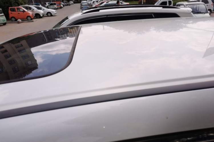 Used Honda CR-V 2013 2.4L two-wheel drive luxury version Roof