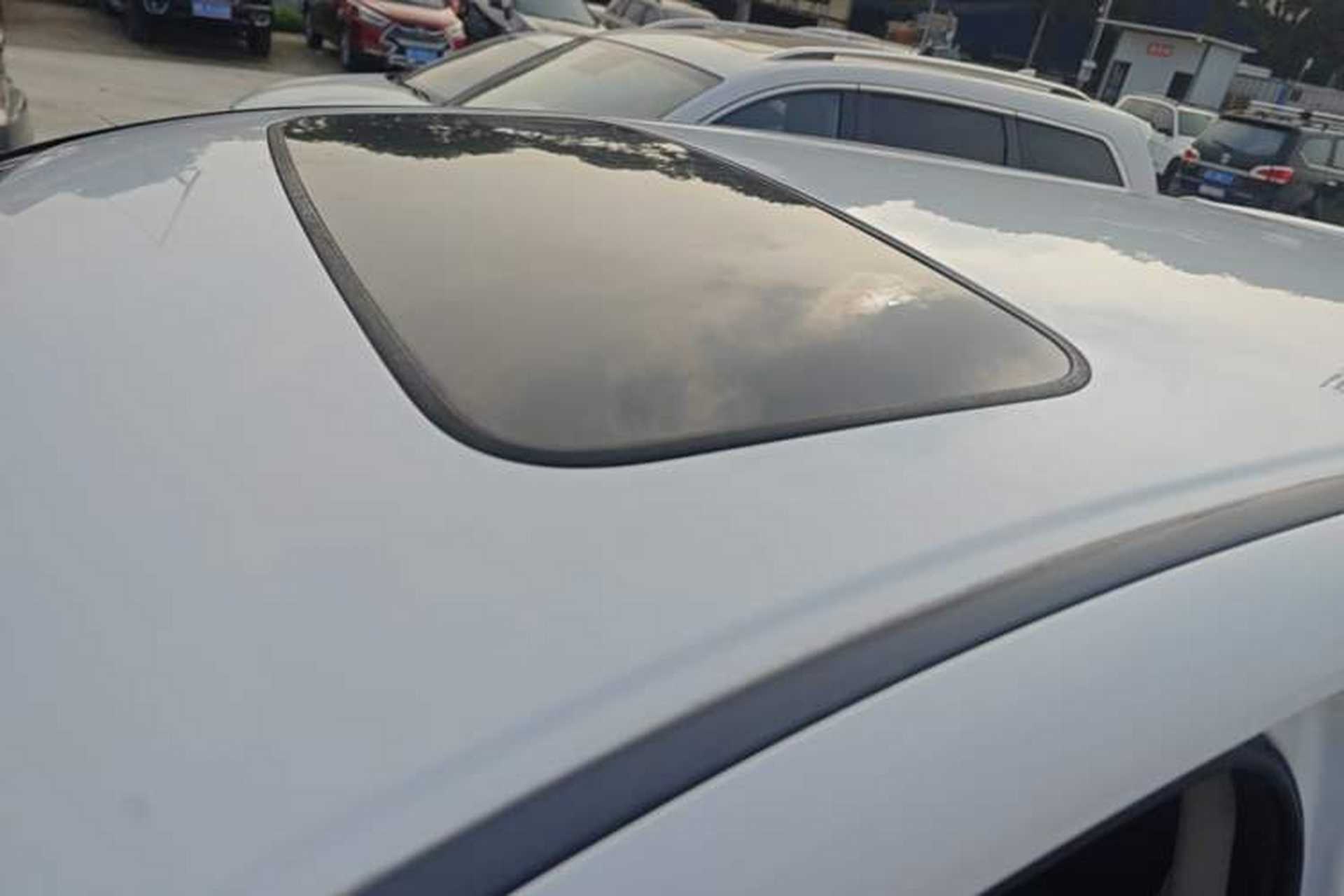 Used Honda CR-V 2013 2.4L four-wheel drive luxury version Roof