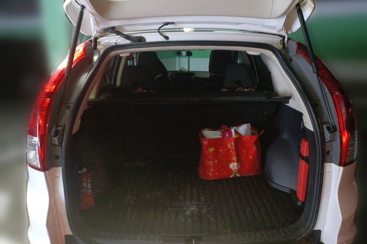Used Honda CR-V 2013 2.4L four-wheel drive luxury version Trunk