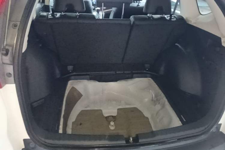 Used Honda CR-V 2013 2.4L two-wheel drive luxury version Trunk