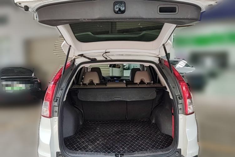 Used Honda CR-V 2013 2.4L four-wheel drive luxury version Trunk