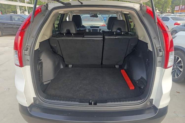 Used Honda CR-V 2013 2.4L four-wheel drive luxury version Trunk