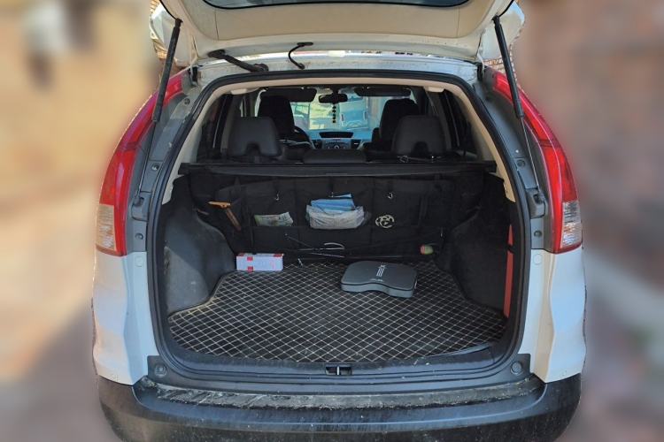 Used Honda CR-V 2013 2.4L four-wheel drive luxury version Trunk