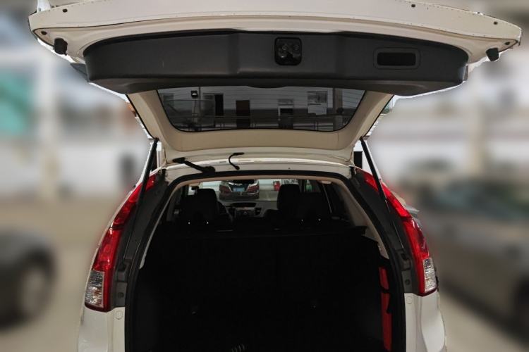 Used Honda CR-V 2013 2.4L four-wheel drive luxury version Trunk