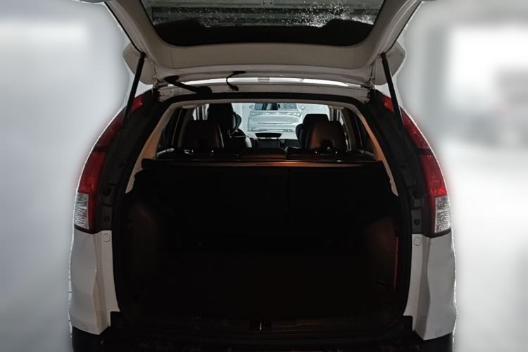 Used Honda CR-V 2013 2.4L four-wheel drive luxury version Trunk