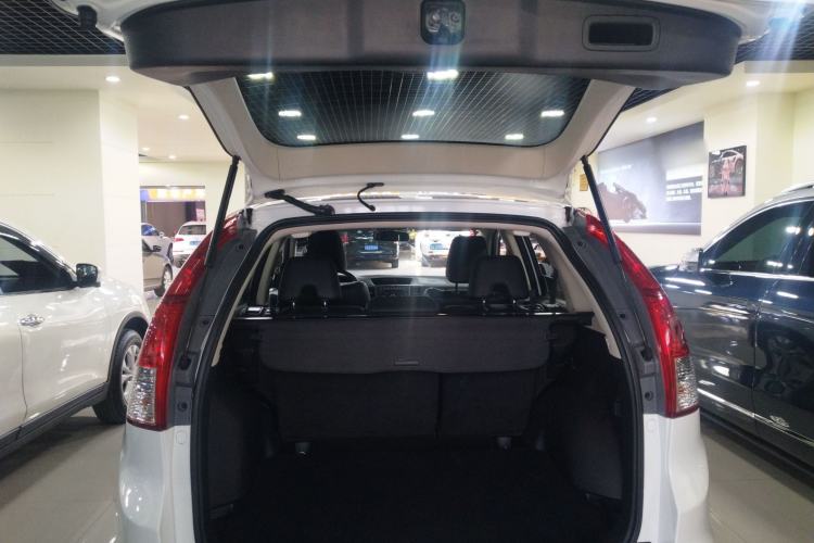 Used Honda CR-V 2013 2.4L two-wheel drive luxury version Trunk
