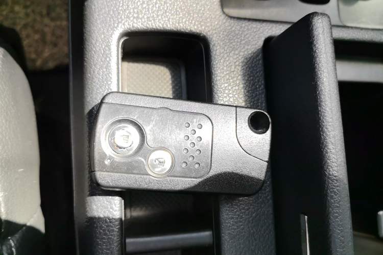 Used Honda CR-V 2013 2.4L two-wheel drive luxury version Vehicle Key