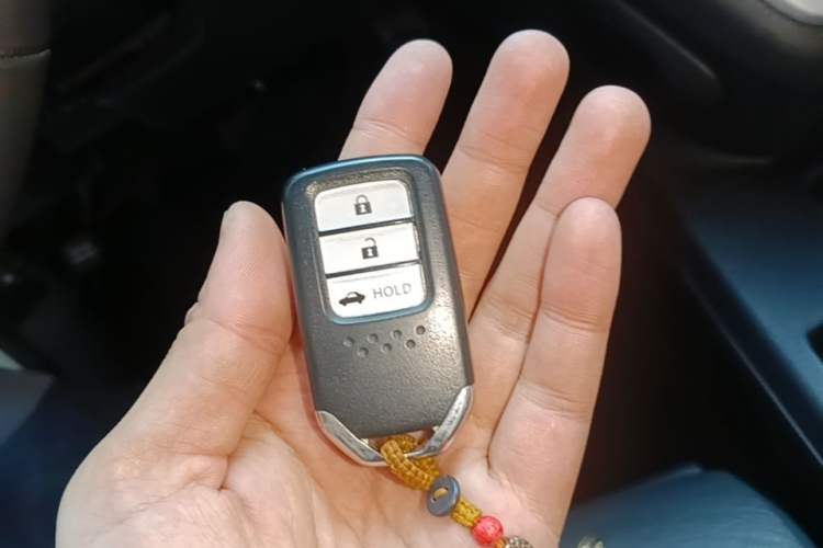 Used Honda CR-V 2013 2.4L two-wheel drive luxury version Vehicle Key