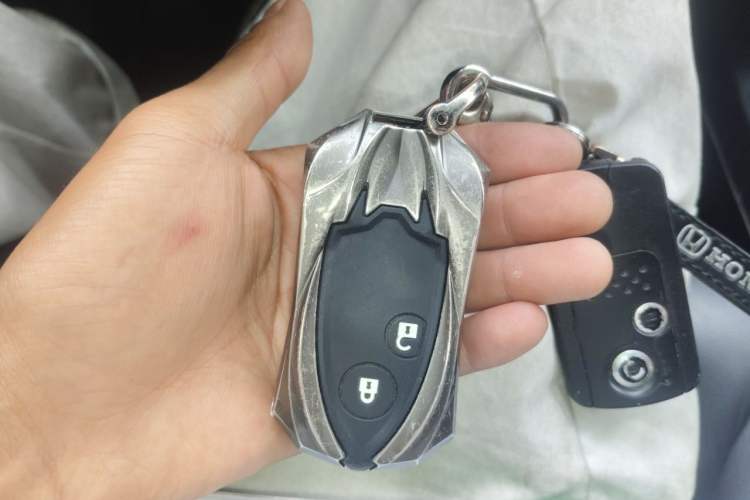 Used Honda CR-V 2013 2.4L four-wheel drive luxury version Vehicle Key