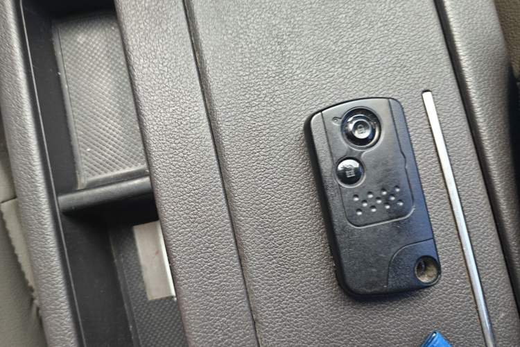 Used Honda CR-V 2013 2.4L four-wheel drive luxury version Vehicle Key
