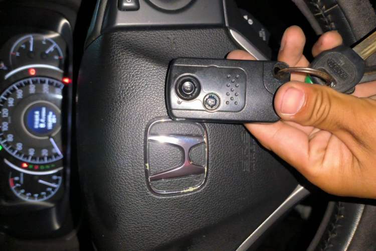 Used Honda CR-V 2013 2.0L 2WD Classic Edition Vehicle Key