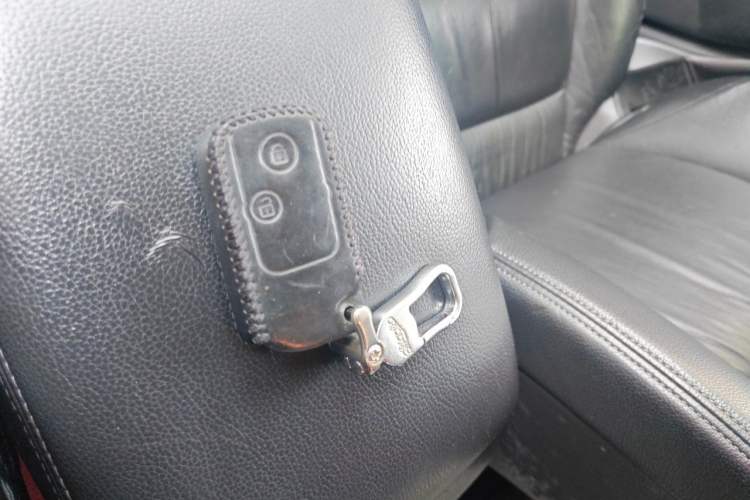 Used Honda CR-V 2013 2.4L four-wheel drive luxury version Vehicle Key
