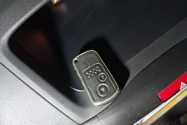 Used Honda CR-V 2013 2.4L two-wheel drive luxury version Vehicle Key