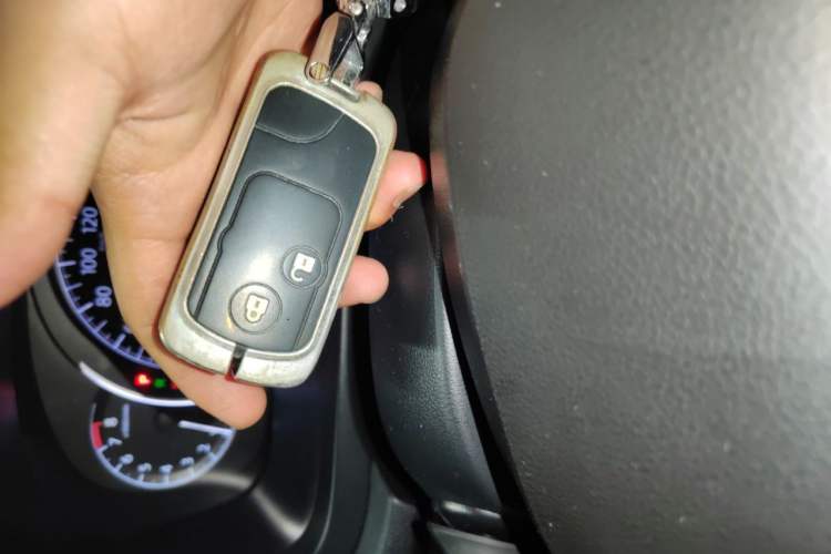 Used Honda CR-V 2013 2.4L two-wheel drive luxury version Vehicle Key