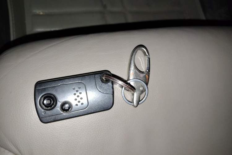 Used Honda CR-V 2013 2.4L four-wheel drive luxury version Vehicle Key