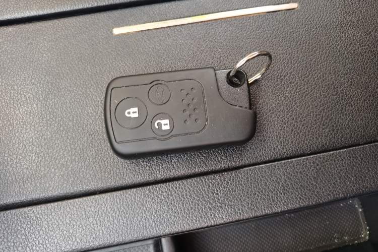 Used Honda CR-V 2013 2.4L four-wheel drive luxury version Vehicle Key