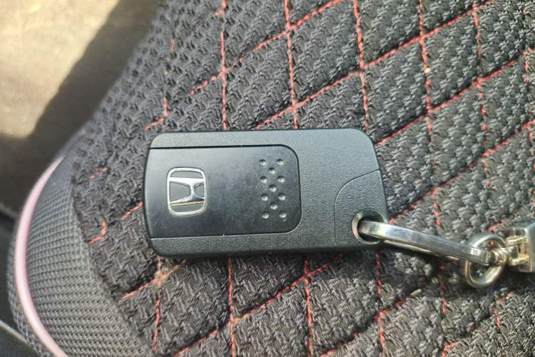 Used Honda CR-V 2013 2.4L four-wheel drive luxury version Vehicle Key