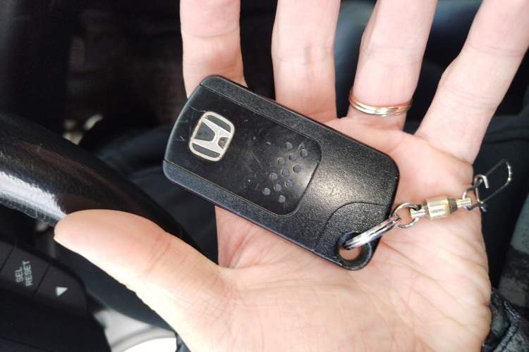 Used Honda CR-V 2013 2.4L two-wheel drive luxury version Vehicle Key
