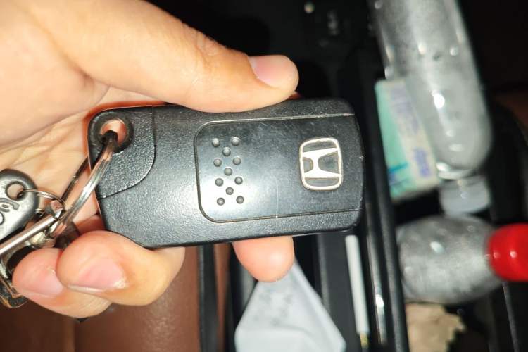 Used Honda CR-V 2013 2.4L two-wheel drive luxury version Vehicle Key