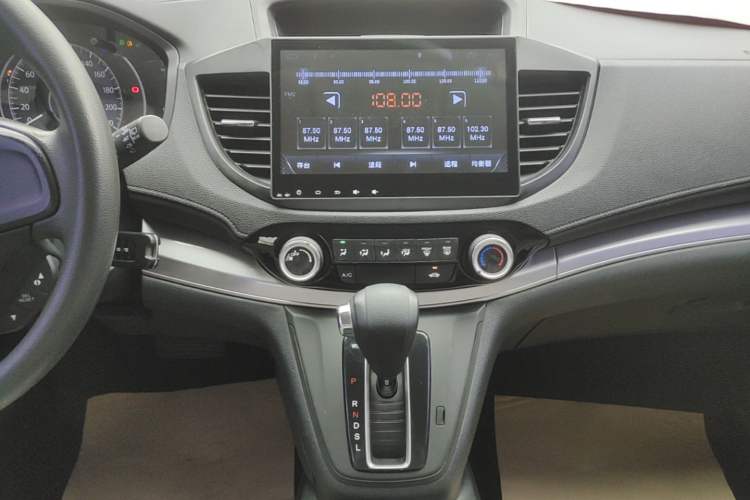 Used Honda CR-V 2015 2.0L two-wheel drive urban version Audio And AC Panel