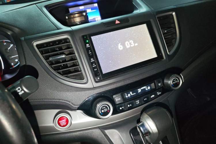 Used Honda CR-V 2015 2.4L four-wheel drive luxury version Audio And AC Panel