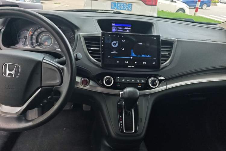 Used Honda CR-V 2015 2.0L two-wheel drive Fashion Edition Audio And AC Panel