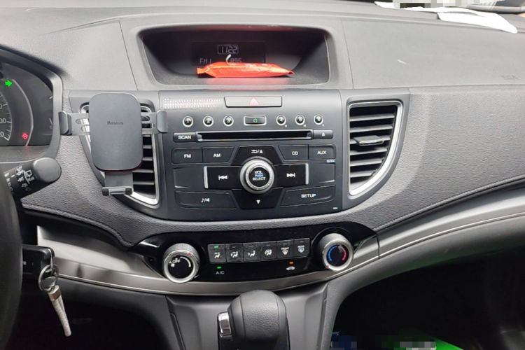 Used Honda CR-V 2015 2.0L two-wheel drive urban version Audio And AC Panel