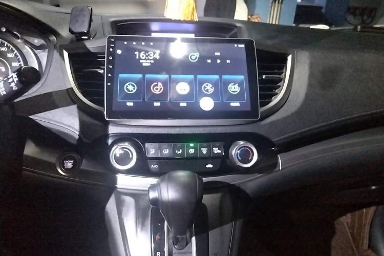 Used Honda CR-V 2015 2.0L two-wheel drive Fashion Edition Audio And AC Panel