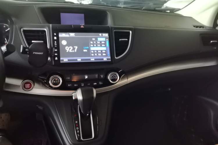 Used Honda CR-V 2015 2.4L two-wheel drive luxury version Audio And AC Panel