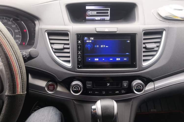 Used Honda CR-V 2015 2.4L four-wheel drive luxury version Audio And AC Panel