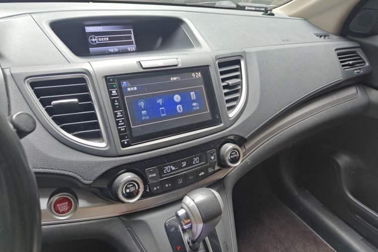 Used Honda CR-V 2015 2.4L two-wheel drive luxury version Audio And AC Panel