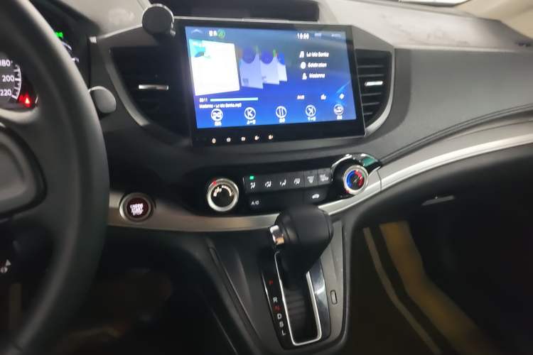 Used Honda CR-V 2015 2.0L two-wheel drive Fashion Edition Audio And AC Panel