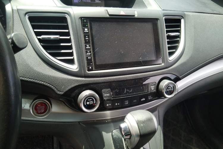 Used Honda CR-V 2015 2.4L four-wheel drive luxury version Audio And AC Panel